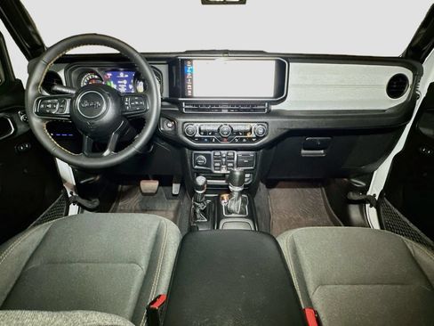Used 2024 Jeep Wrangler Unlimited w/ Convenience Group AWD/4WD image 9