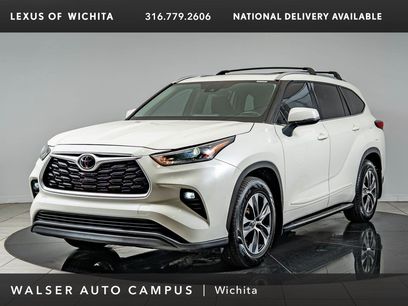 Used 2021 Toyota Highlander XLE