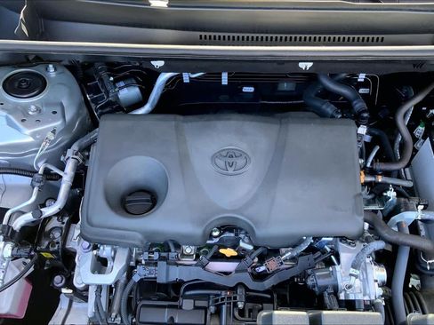 Used 2025 Toyota RAV4 XLE w/ Convenience Package image 31