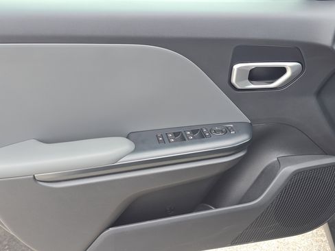 New 2025 Kia K4 LXS image 19