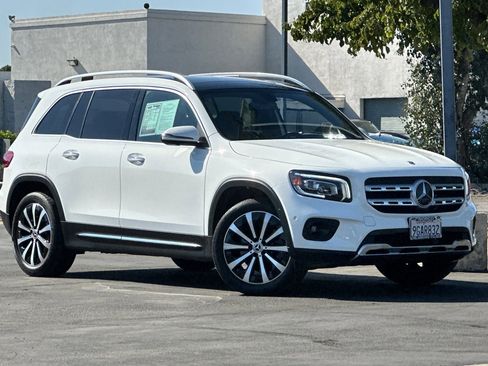 Used 2022 Mercedes-Benz GLB 250 image 2