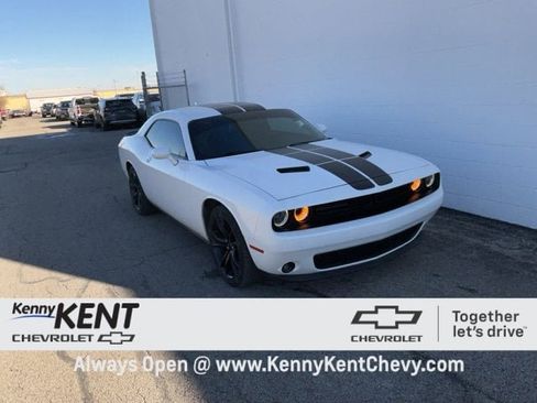 Used 2016 Dodge Challenger SXT Plus image 1