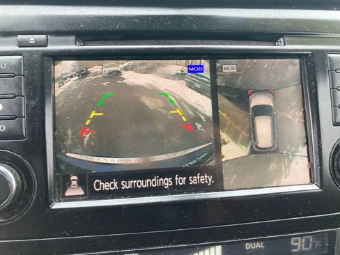 Used 2019 Nissan Rogue SV w/ Premium Package image 24