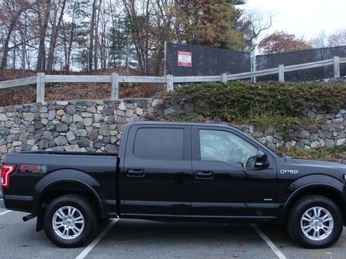 Used 2017 Ford F150 Lariat w/ Trailer Tow Package image 5