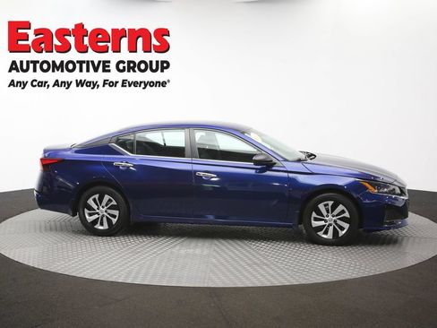 Used 2024 Nissan Altima 2.5 S FWD image 44