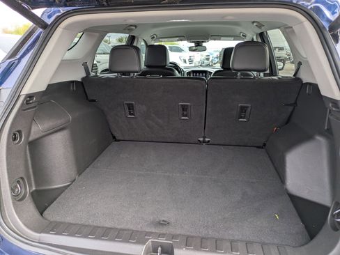 Used 2022 GMC Terrain SLT image 23