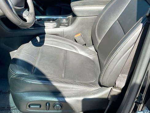 Used 2020 Chevrolet Traverse RS FWD image 20