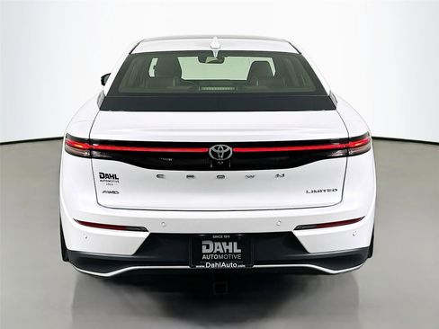 Certified 2023 Toyota Crown Limited image 12