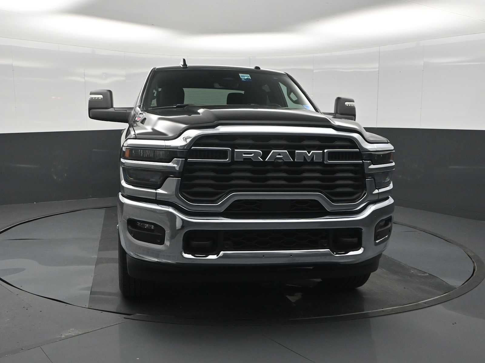 Used 2026 RAM 2500 Big Horn AWD/4WD image 3