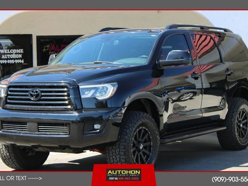 Used 2019 Toyota Sequoia TRD Sport AWD/4WD image 1