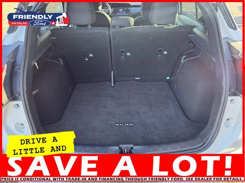 Used 2023 Nissan Kicks SV image 7