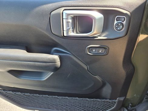 Used 2023 Jeep Gladiator Sport AWD/4WD image 27