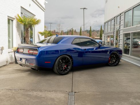 Used 2019 Dodge Challenger SRT Hellcat w/ Laguna Leather Package RWD image 9