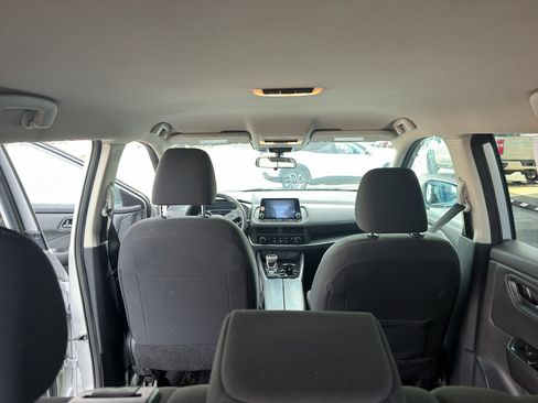 Used 2024 Nissan Rogue S AWD/4WD image 11