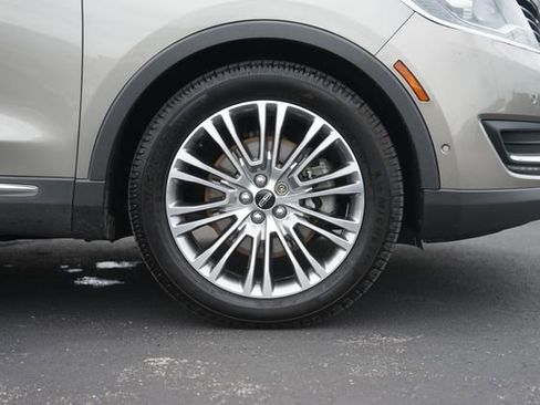 Used 2016 Lincoln MKX Reserve w/ Technology Package FWD image 4