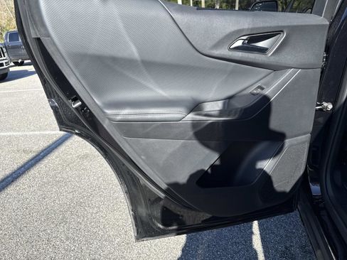 Used 2025 Chevrolet Equinox LT image 9