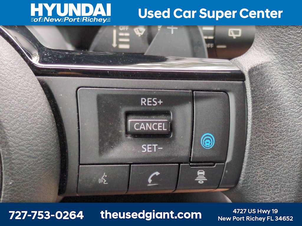 Used 2022 Nissan Rogue SV FWD image 27
