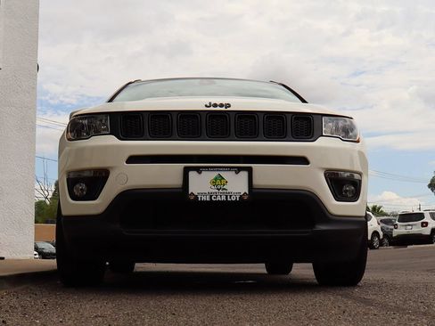 Used 2019 Jeep Compass Latitude FWD image 17