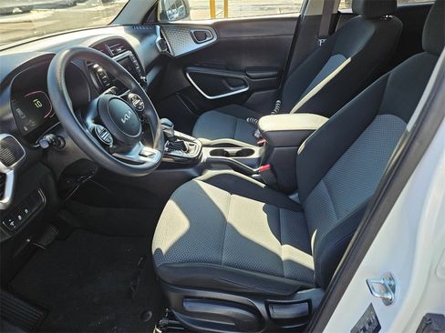 Used 2023 Kia Soul LX w/ Option Group 015 image 11