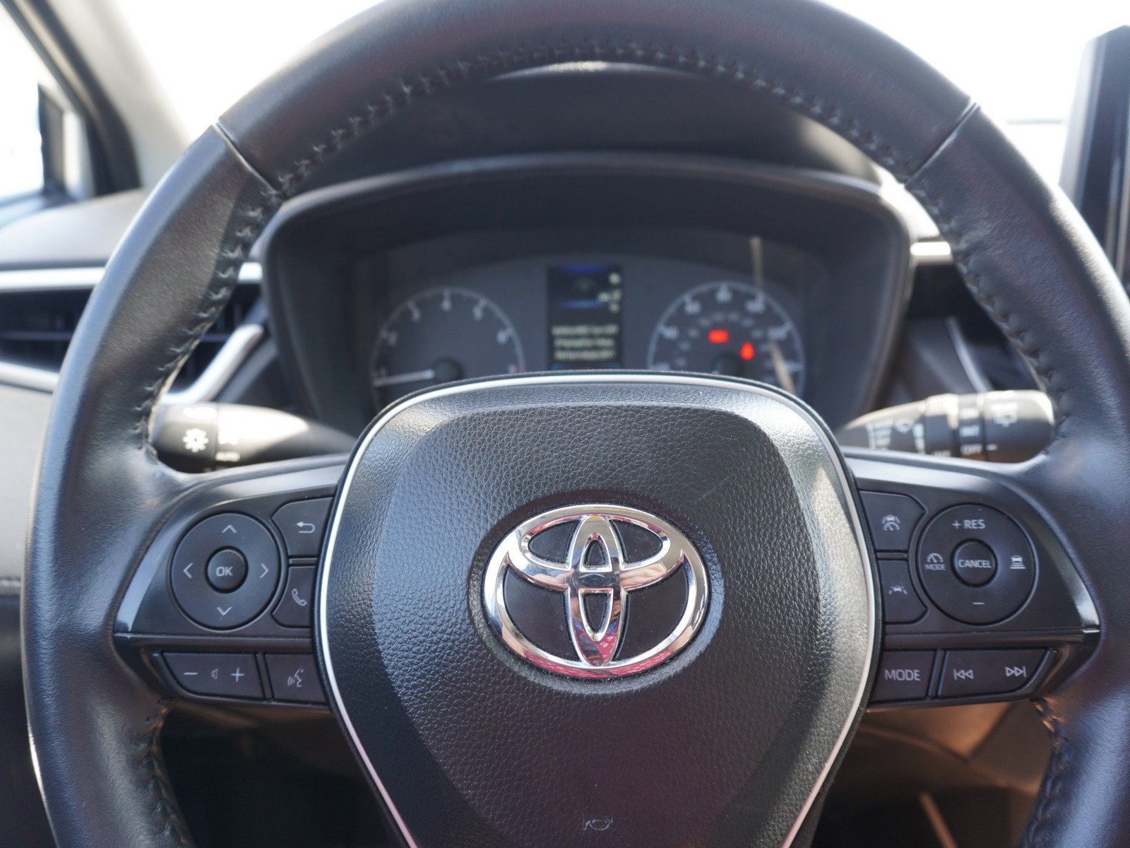 Used 2025 Toyota Corolla Cross LE FWD image 22