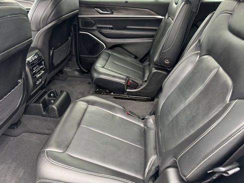 Certified 2022 Jeep Grand Cherokee L Limited w/ Luxury Tech Group II image 15