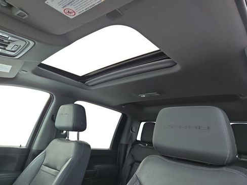 Used 2021 GMC Sierra 2500 Denali w/ Denali Ultimate Package image 13