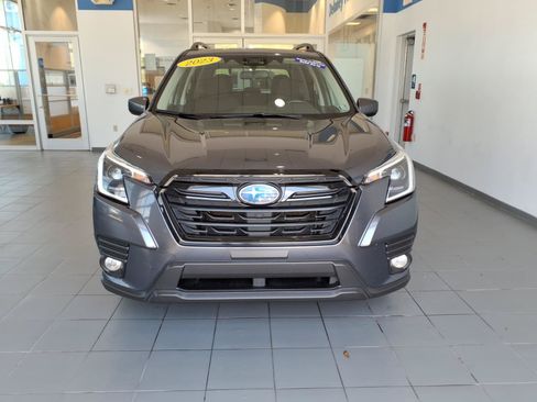 Used 2023 Subaru Forester Premium AWD/4WD image 2