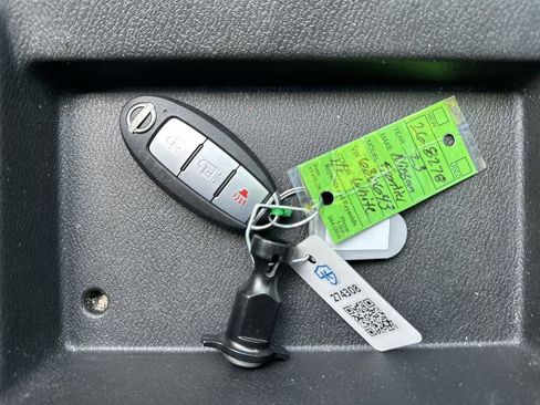 Used 2023 Nissan Frontier SV w/ Midnight Edition Package image 25