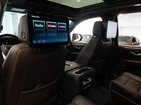 Used 2024 GMC Yukon Denali w/ Denali Reserve Package AWD/4WD image 18