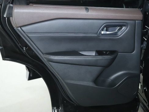 Certified 2023 Nissan Rogue SL w/ SL Premium Package AWD/4WD image 13