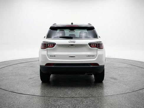 Used 2025 Jeep Compass Limited image 7