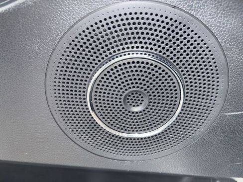 Used 2024 Ford Expedition Limited image 24