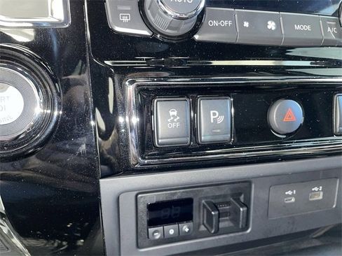 Certified 2021 Nissan Titan Platinum Reserve image 29