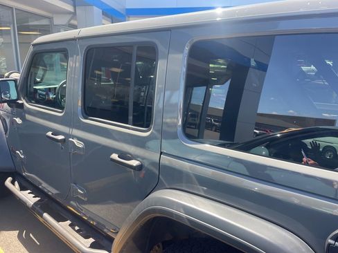 Used 2021 Jeep Wrangler Unlimited Rubicon w/ Safety Group AWD/4WD image 10