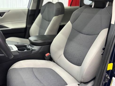 Used 2019 Toyota RAV4 XLE w/ Convenience Package AWD/4WD image 12