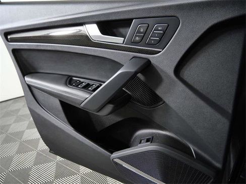 Used 2022 Audi SQ5 Prestige w/ Prestige Package image 27