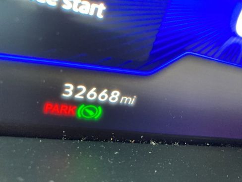 Certified 2022 Volkswagen Taos S image 11