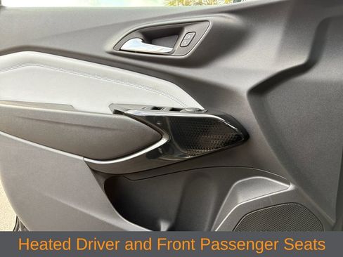 Used 2025 Chevrolet Trax LT w/ LT Convenience Package FWD image 10