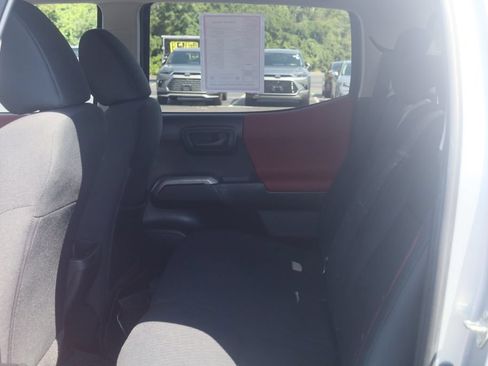Certified 2021 Toyota Tacoma SR5 AWD/4WD image 26