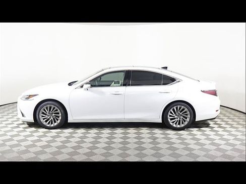 Certified 2022 Lexus ES 350 Ultra Luxury w/ Accessory Package 2 FWD image 3