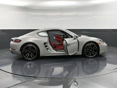 New 2025 Porsche 718 Cayman image 32