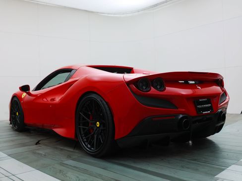 Used 2021 Ferrari F8 Tributo image 20