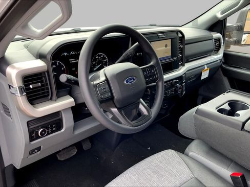 New 2026 Ford F250 XLT w/ FX4 Off-Road Package AWD/4WD image 8