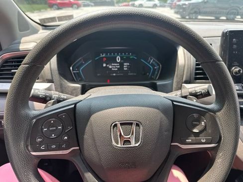 Used 2018 Honda Odyssey EX image 16