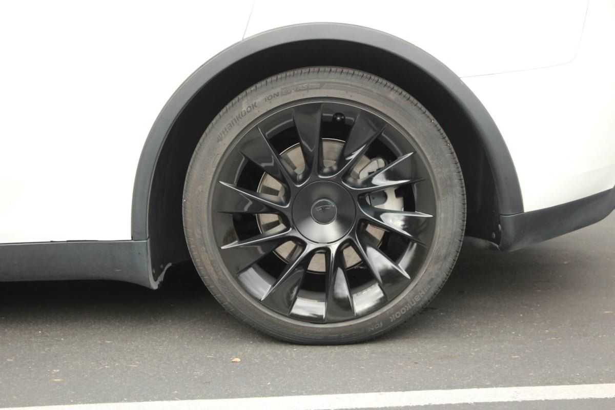 Used 2022 Tesla Model Y Long Range AWD/4WD image 36