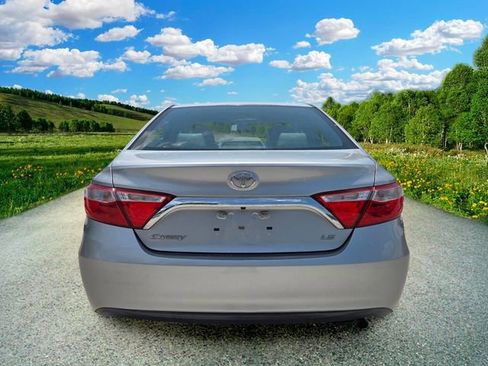 Used 2016 Toyota Camry LE FWD image 5