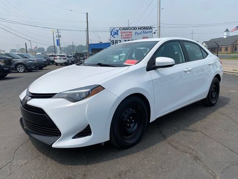 Used 2018 Toyota Corolla LE FWD image 6
