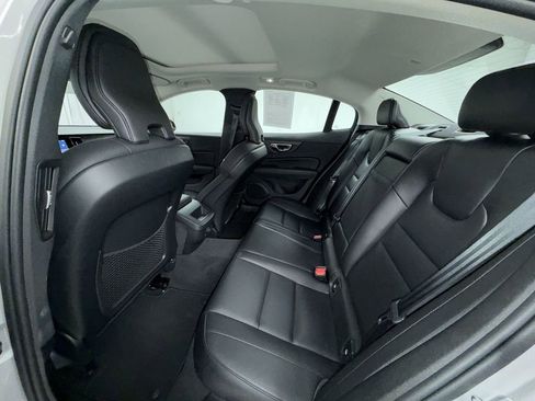 Used 2025 Volvo S60 B5 Core image 12