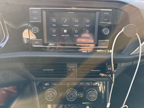 Used 2020 Volkswagen Jetta R-Line w/ R-Line Cold Weather Package image 7