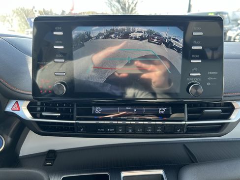 Used 2023 Toyota Sienna XSE image 19